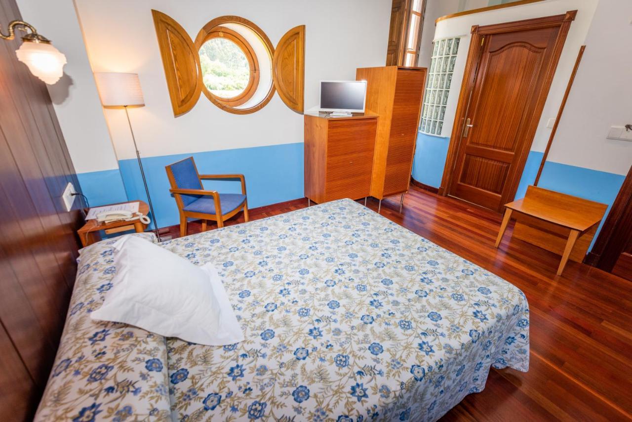 Hotel Castillo De Gauzon Салинас Екстериор снимка