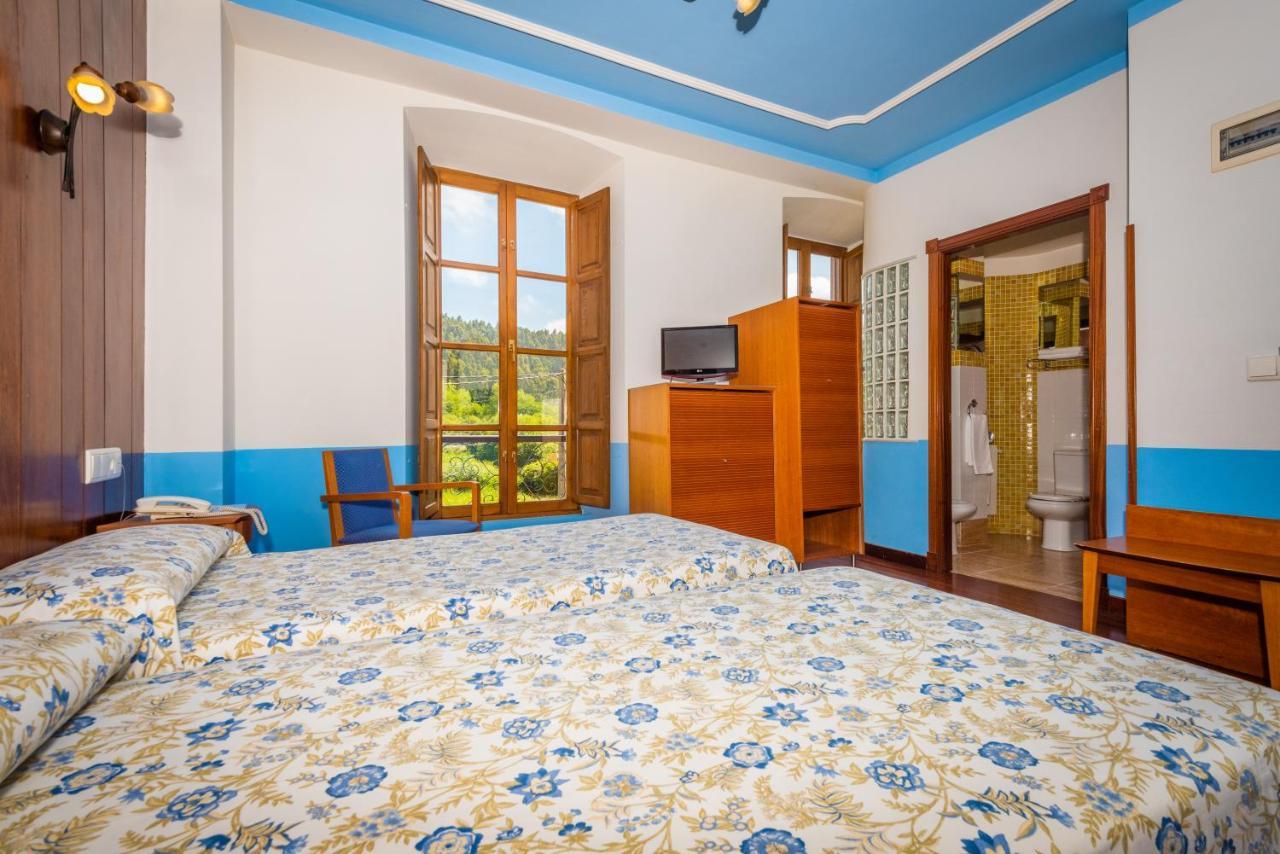 Hotel Castillo De Gauzon Салинас Екстериор снимка