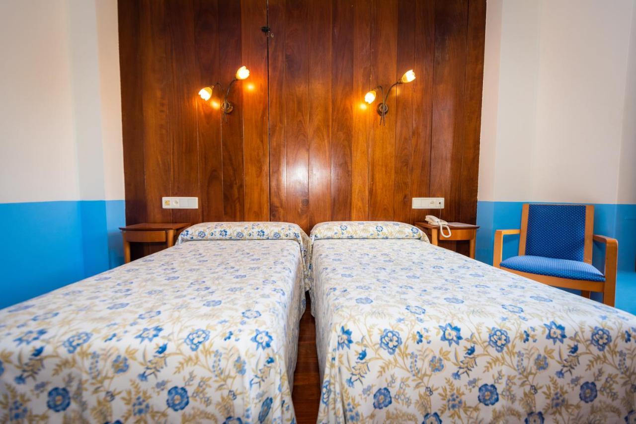 Hotel Castillo De Gauzon Салинас Екстериор снимка