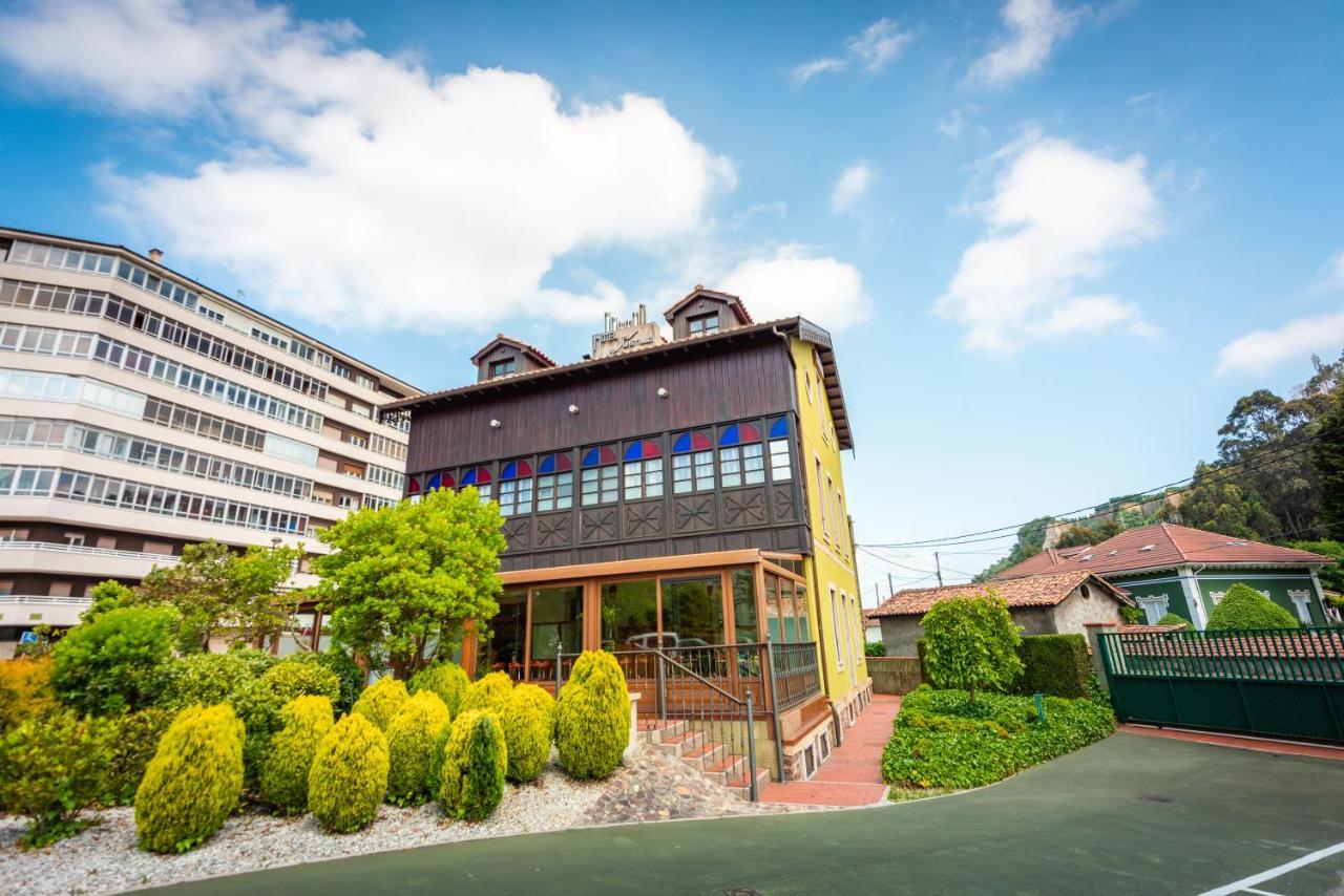 Hotel Castillo De Gauzon Салинас Екстериор снимка