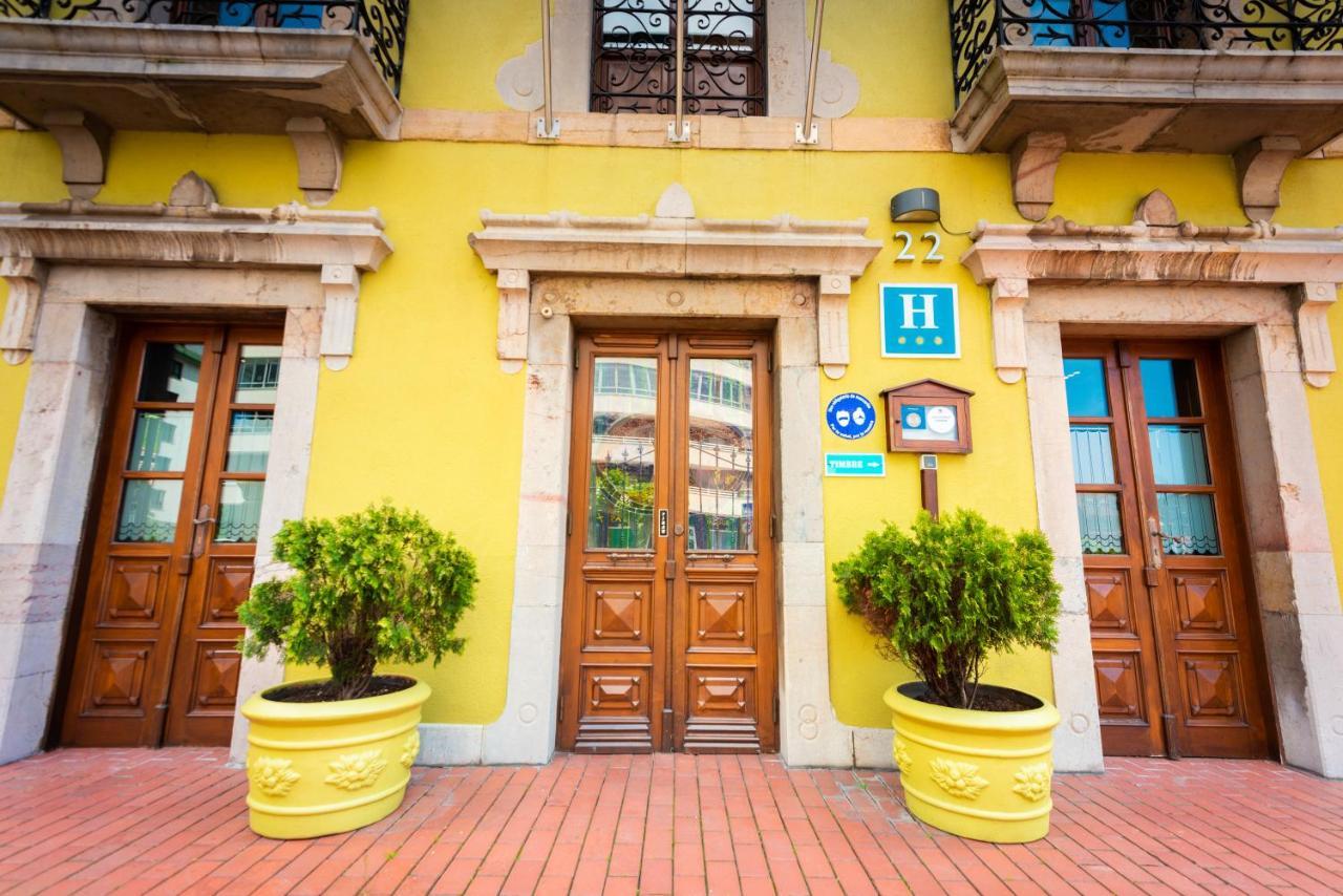 Hotel Castillo De Gauzon Салинас Екстериор снимка