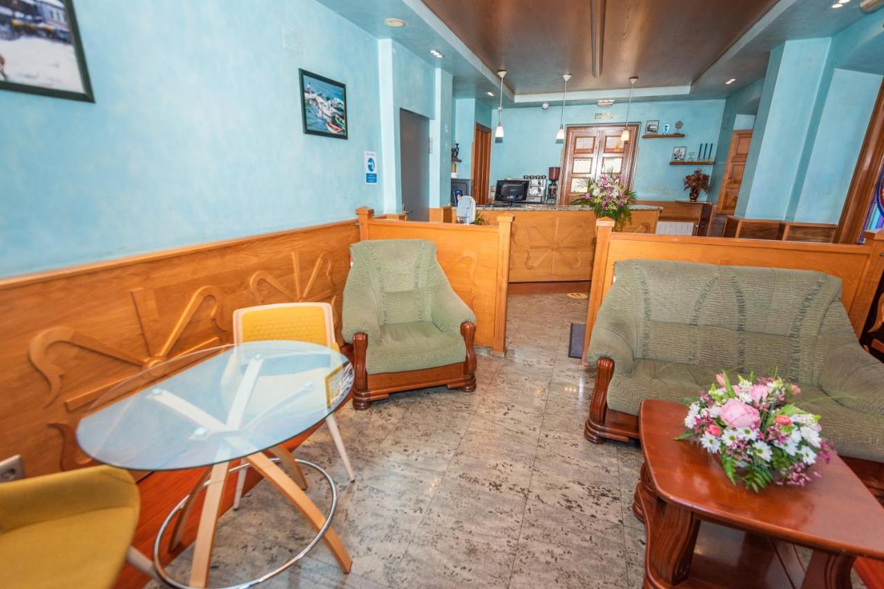 Hotel Castillo De Gauzon Салинас Екстериор снимка