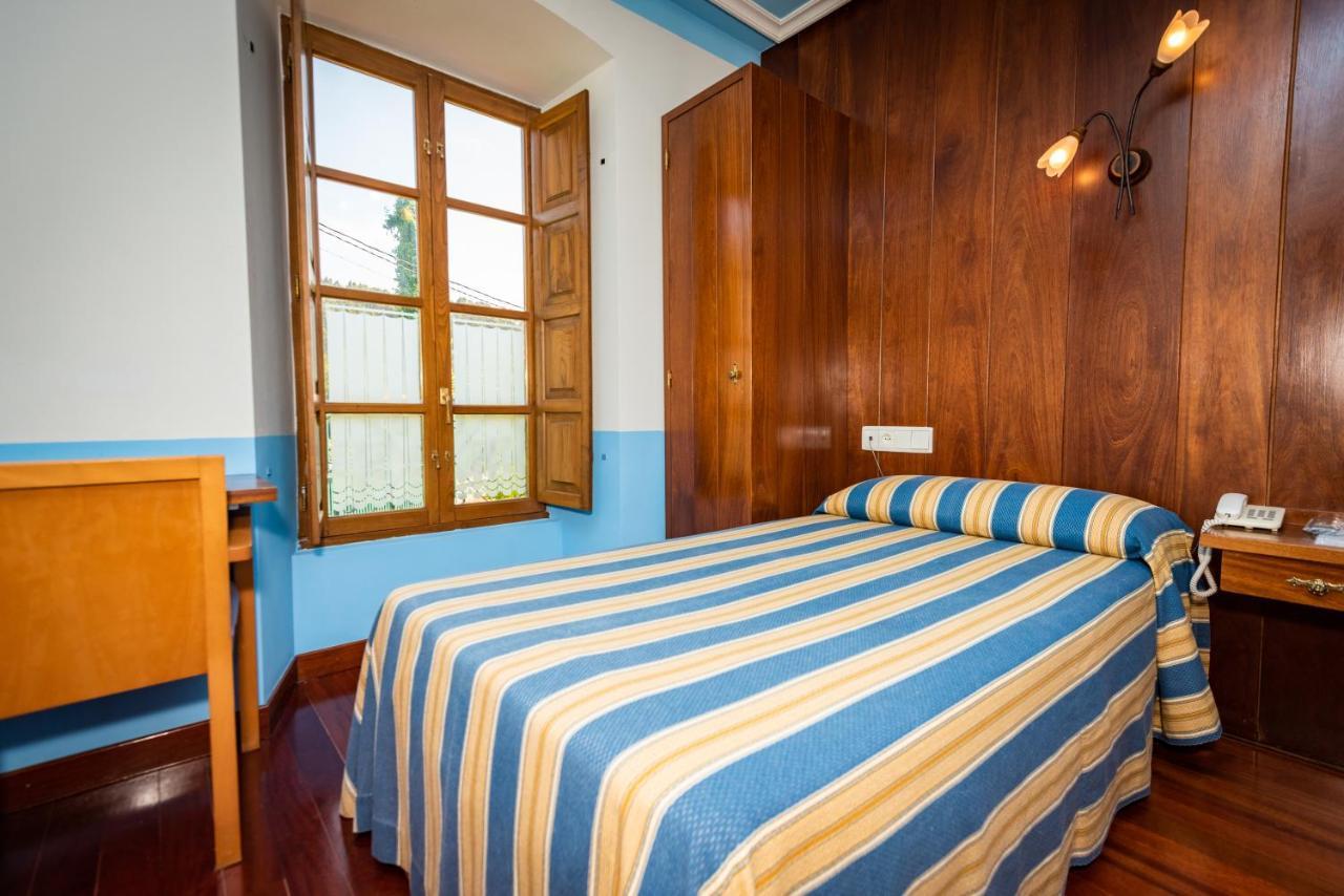 Hotel Castillo De Gauzon Салинас Екстериор снимка