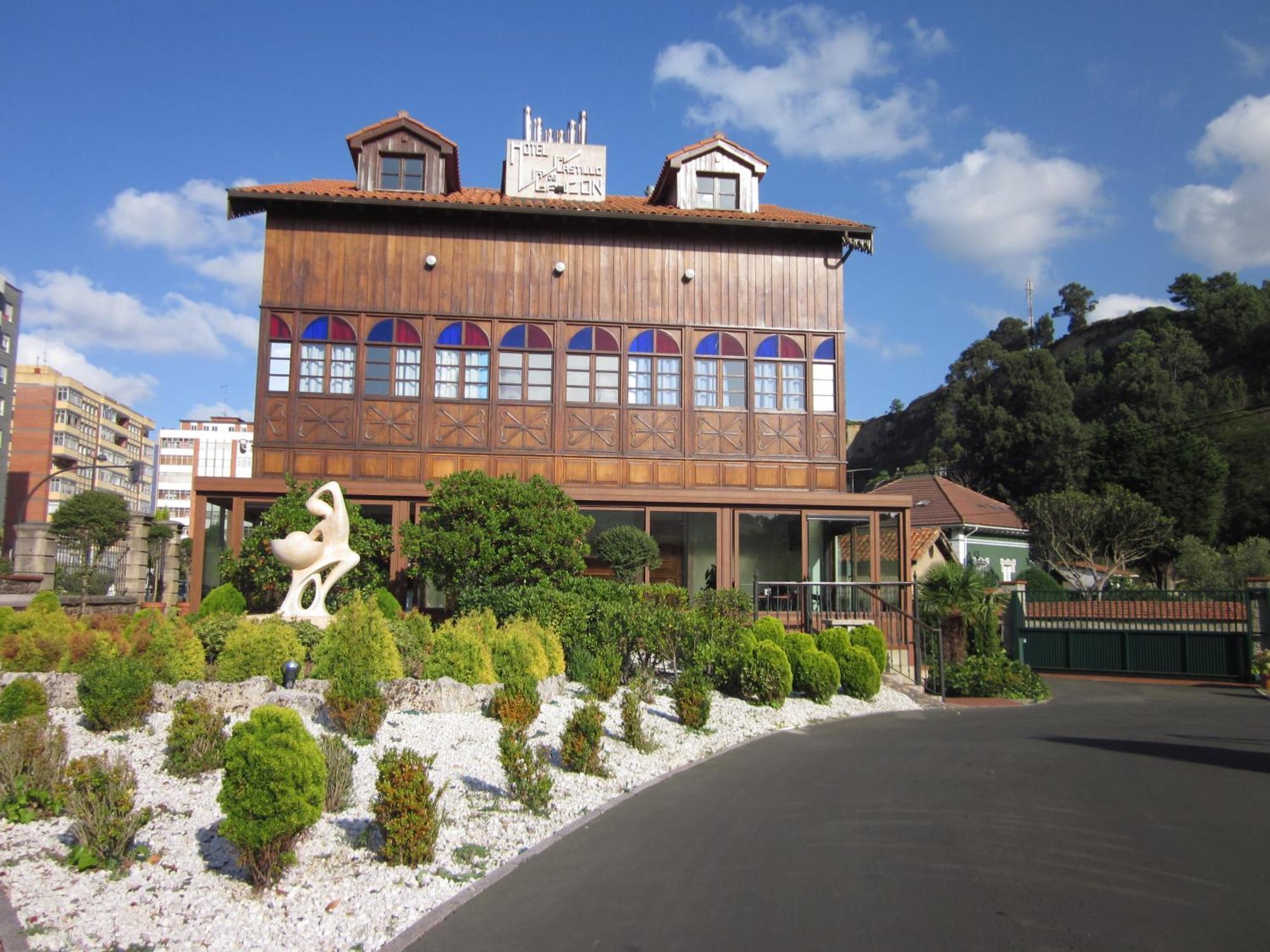 Hotel Castillo De Gauzon Салинас Екстериор снимка