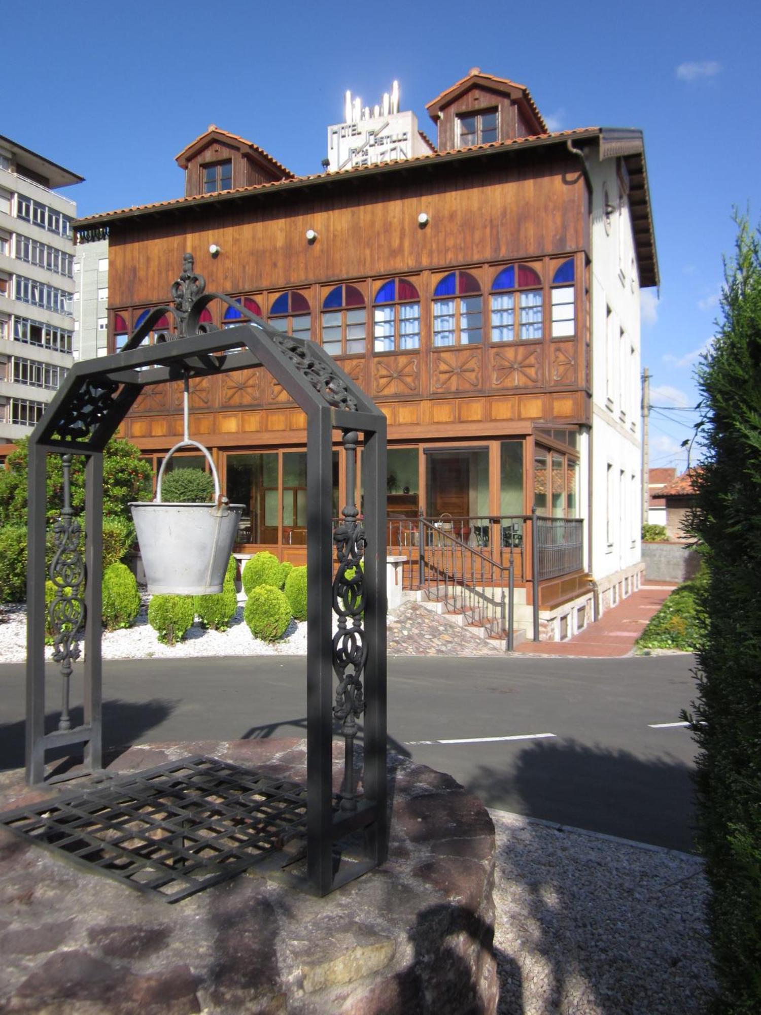 Hotel Castillo De Gauzon Салинас Екстериор снимка